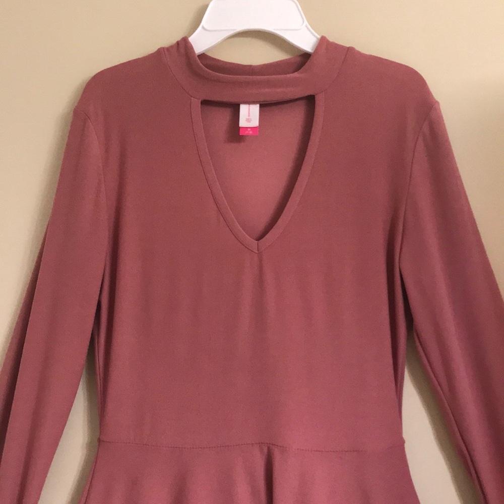 Dress - Picture 2 of 4